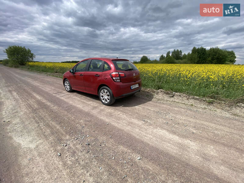Хэтчбек Citroen C3 2015 в Коростене