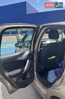 Хэтчбек Citroen C3 2011 в 