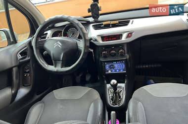 Хэтчбек Citroen C3 2012 в 