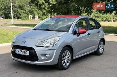 Хэтчбек Citroen C3 2010 в 