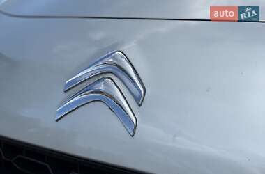 Хэтчбек Citroen C3 2010 в 