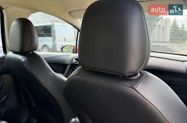 Хэтчбек Citroen C3 2010 в 