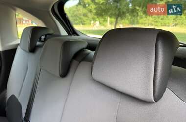 Хэтчбек Citroen C3 2010 в 
