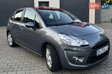 Хэтчбек Citroen C3 2010 в Великих Межиричах