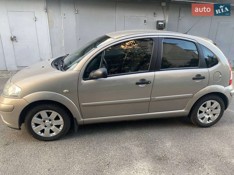 Хэтчбек Citroen C3 2008 в Киеве