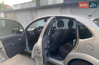 Хэтчбек Citroen C3 2008 в 