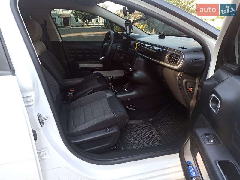 Хетчбек Citroen C3 2019 в Ромнах