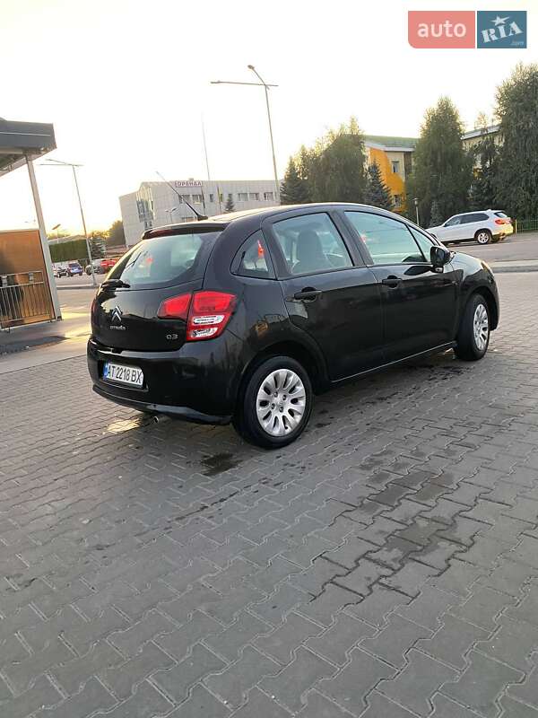 Хэтчбек Citroen C3 2011 в Вишневом
