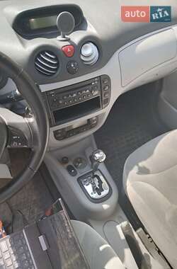 Хэтчбек Citroen C3 2005 в 