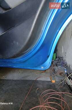 Хэтчбек Citroen C3 2010 в 
