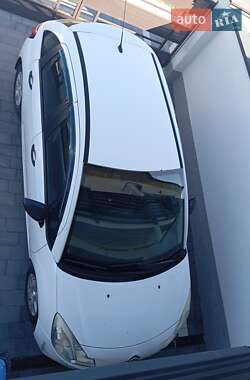Хэтчбек Citroen C3 2012 в 