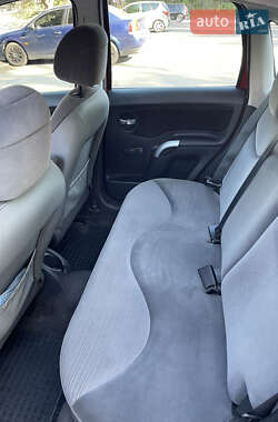Хэтчбек Citroen C3 2005 в 