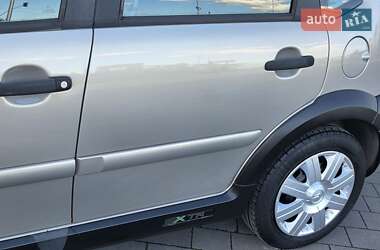 Хэтчбек Citroen C3 2005 в 