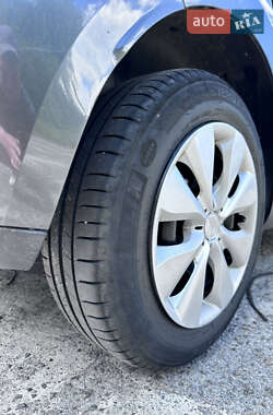 Хэтчбек Citroen C3 2012 в 