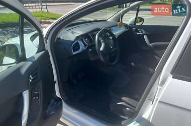 Хэтчбек Citroen C3 2011 в 
