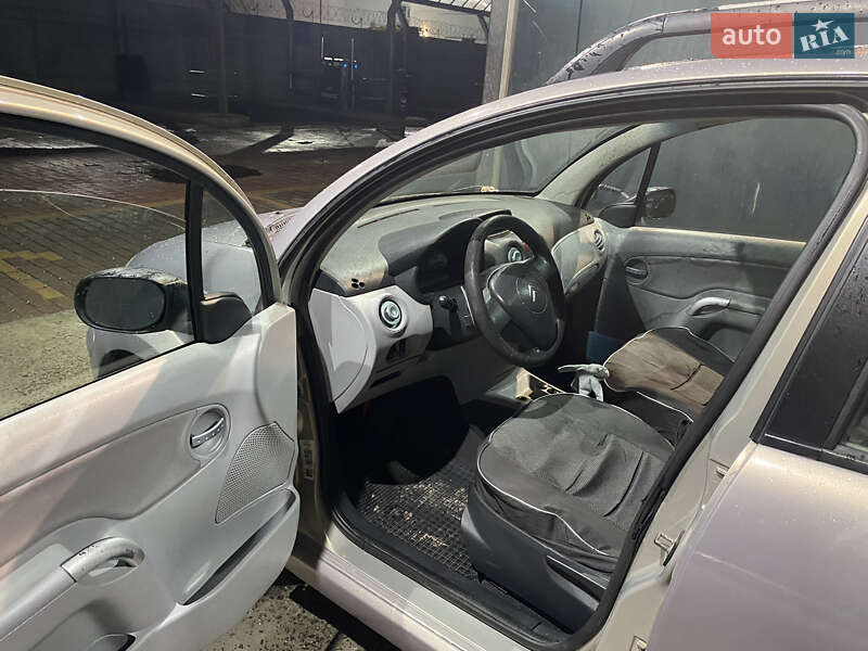Хэтчбек Citroen C3 2004 в Полтаве фото 3 Хэтчбек Citroen C3 2004 в Полтаве