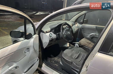 Хэтчбек Citroen C3 2004 в  фото 3 Хэтчбек Citroen C3 2004 в