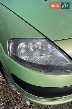 Хэтчбек Citroen C3 2004 в Киеве