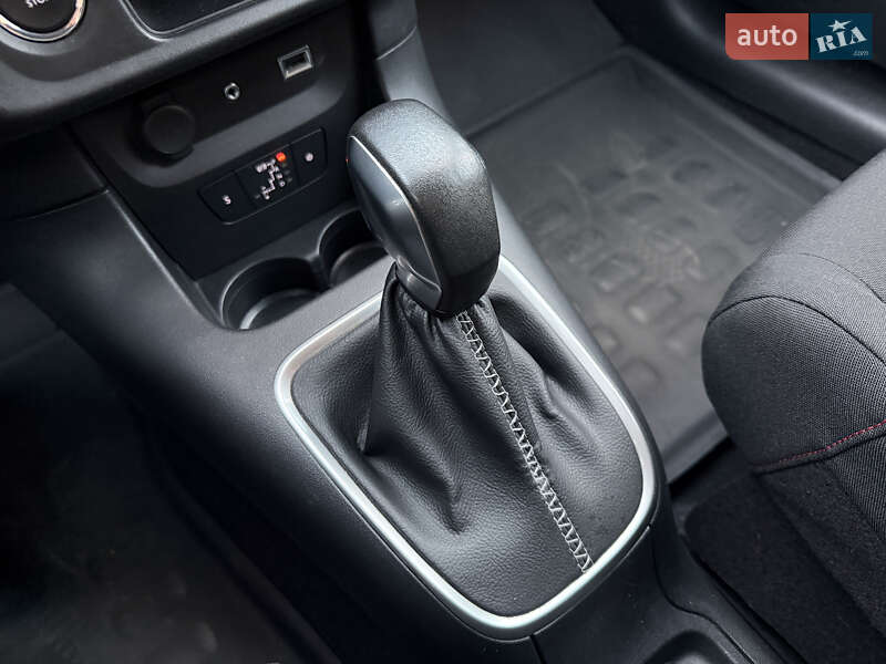 Хетчбек Citroen C3 2018 в Дніпрі фото 31 Хетчбек Citroen C3 2018 в Дніпрі