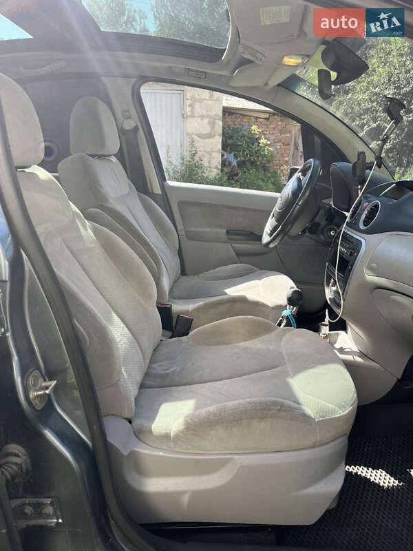 Хэтчбек Citroen C3 2005 в Шепетовке фото 9 Хэтчбек Citroen C3 2005 в Шепетовке