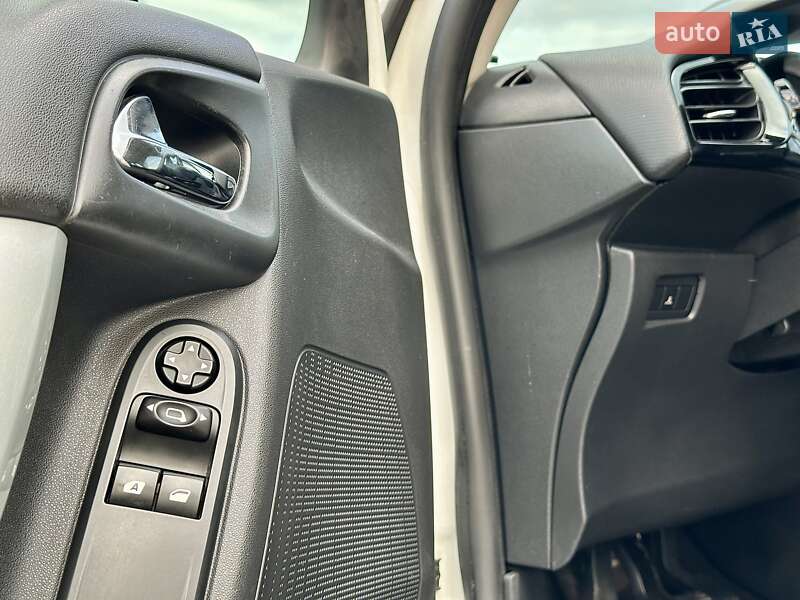 Хэтчбек Citroen C3 2011 в Бурштыне фото 13 Хэтчбек Citroen C3 2011 в Бурштыне