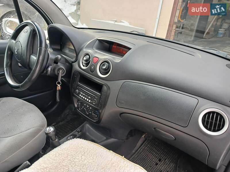 Хетчбек Citroen C3 2007 в Чернівцях