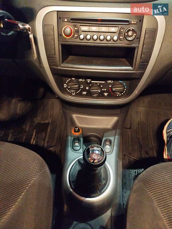 Хэтчбек Citroen C3 2005 в Киеве фото 30 Хэтчбек Citroen C3 2005 в Киеве