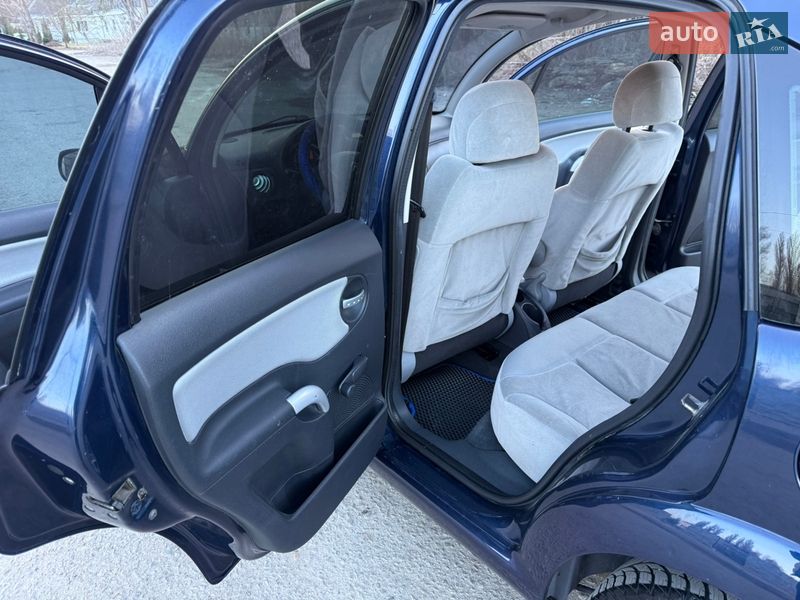 Хетчбек Citroen C3 2003 в Звягелі