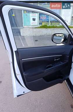 Внедорожник / Кроссовер Citroen C4 Aircross 2012 в 