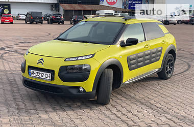 Внедорожник / Кроссовер Citroen C4 Cactus 2015 в 