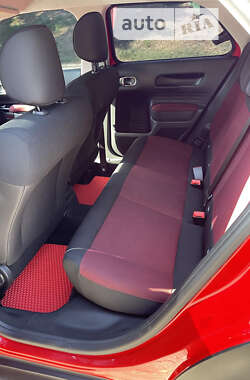 Внедорожник / Кроссовер Citroen C4 Cactus 2016 в 