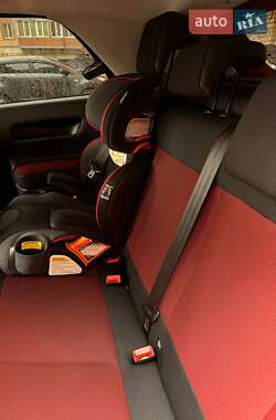 Внедорожник / Кроссовер Citroen C4 Cactus 2016 в 