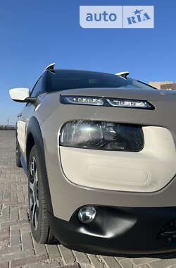 Внедорожник / Кроссовер Citroen C4 Cactus 2014 в 