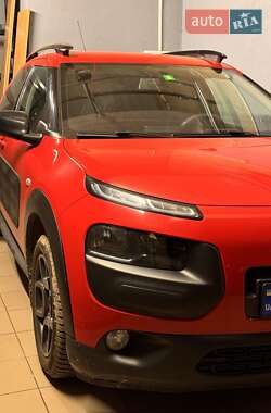 Внедорожник / Кроссовер Citroen C4 Cactus 2016 в 