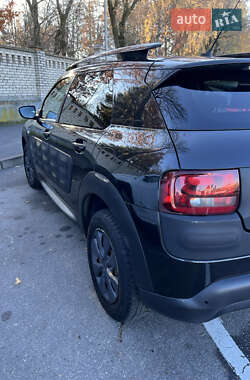 Внедорожник / Кроссовер Citroen C4 Cactus 2015 в 