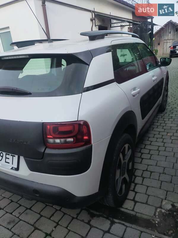 Внедорожник / Кроссовер Citroen C4 Cactus 2015 в Кицмани