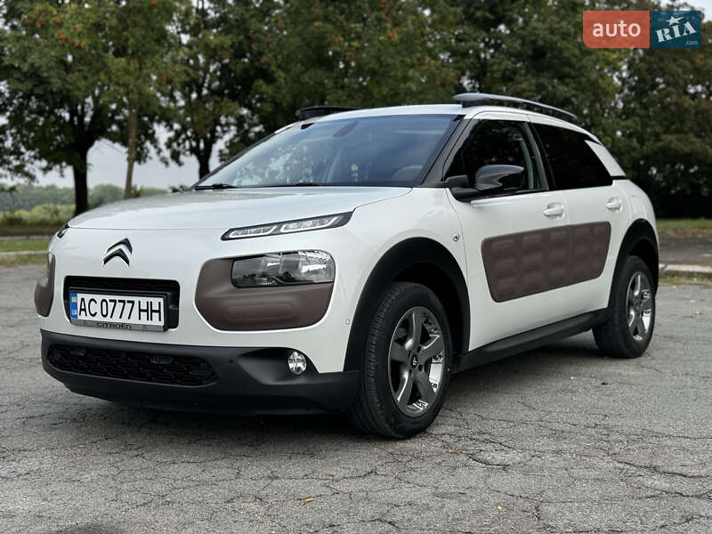 Внедорожник / Кроссовер Citroen C4 Cactus 2018 в 