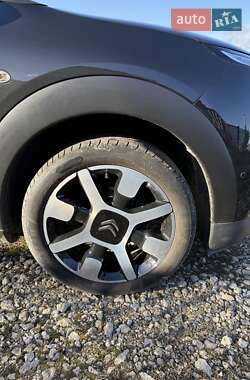 Внедорожник / Кроссовер Citroen C4 Cactus 2016 в 