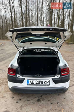 Внедорожник / Кроссовер Citroen C4 Cactus 2016 в 