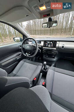 Внедорожник / Кроссовер Citroen C4 Cactus 2016 в 