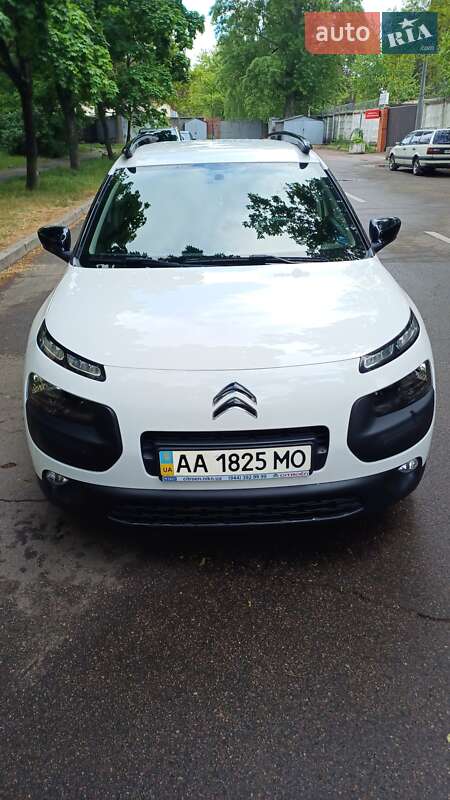 Позашляховик / Кросовер Citroen C4 Cactus 2018 в 