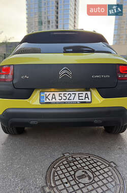 Позашляховик / Кросовер Citroen C4 Cactus 2016 в 