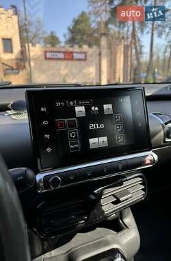 Внедорожник / Кроссовер Citroen C4 Cactus 2015 в 