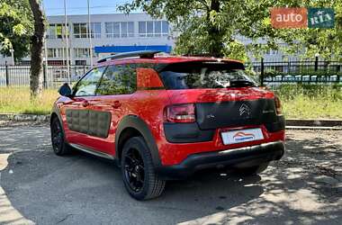 Позашляховик / Кросовер Citroen C4 Cactus 2017 в 