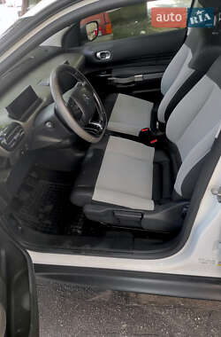 Внедорожник / Кроссовер Citroen C4 Cactus 2016 в 
