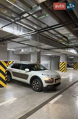 Внедорожник / Кроссовер Citroen C4 Cactus 2015 в 