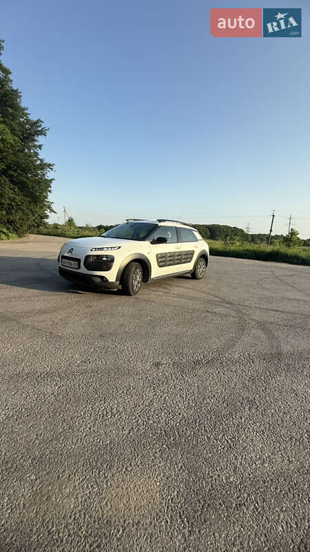 Внедорожник / Кроссовер Citroen C4 Cactus 2016 в 