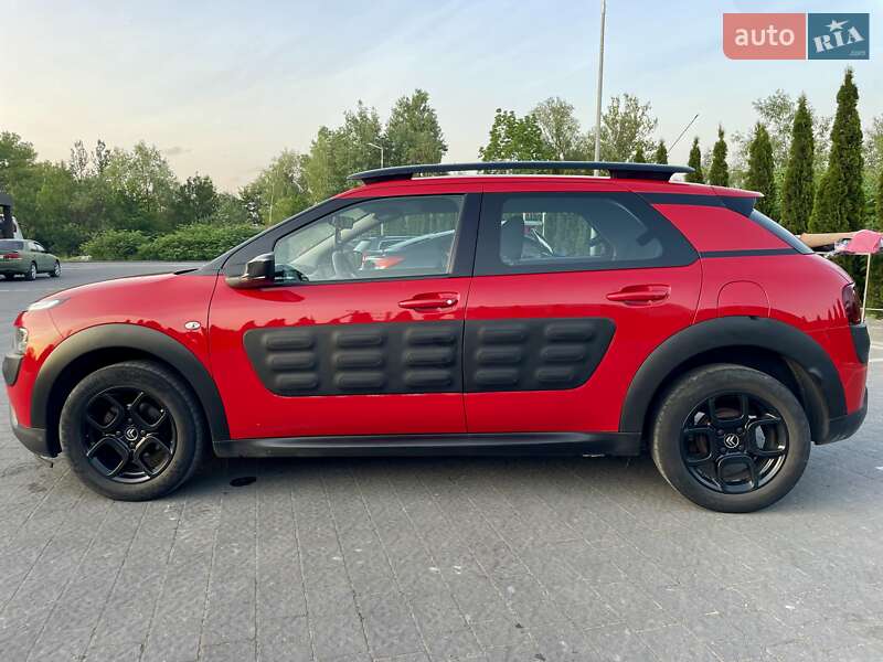 Внедорожник / Кроссовер Citroen C4 Cactus 2015 в Надворной