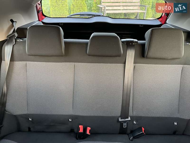 Внедорожник / Кроссовер Citroen C4 Cactus 2015 в Надворной