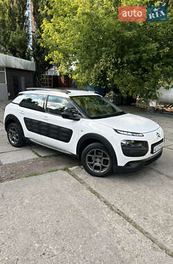 Внедорожник / Кроссовер Citroen C4 Cactus 2016 в 
